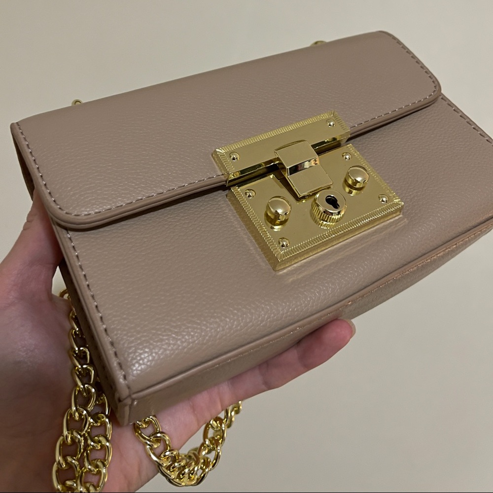 Beige/tan purse NWOT